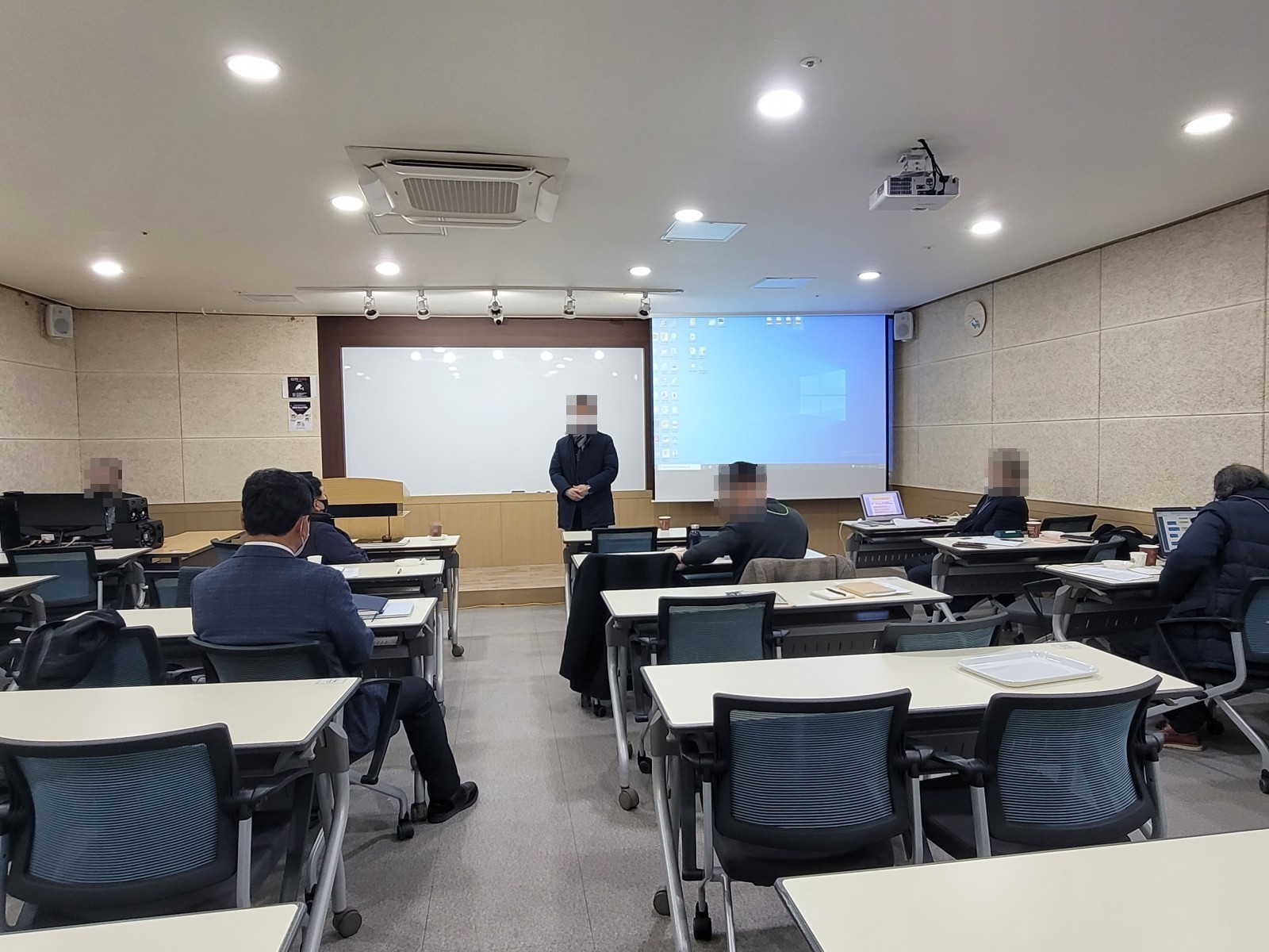 소규모 강의실 교육 현장