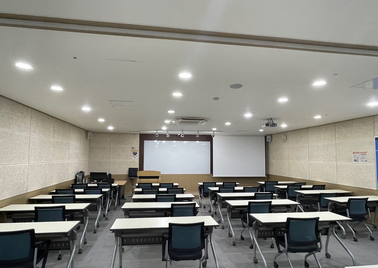 천안 두정역 교육장 강의실 내부