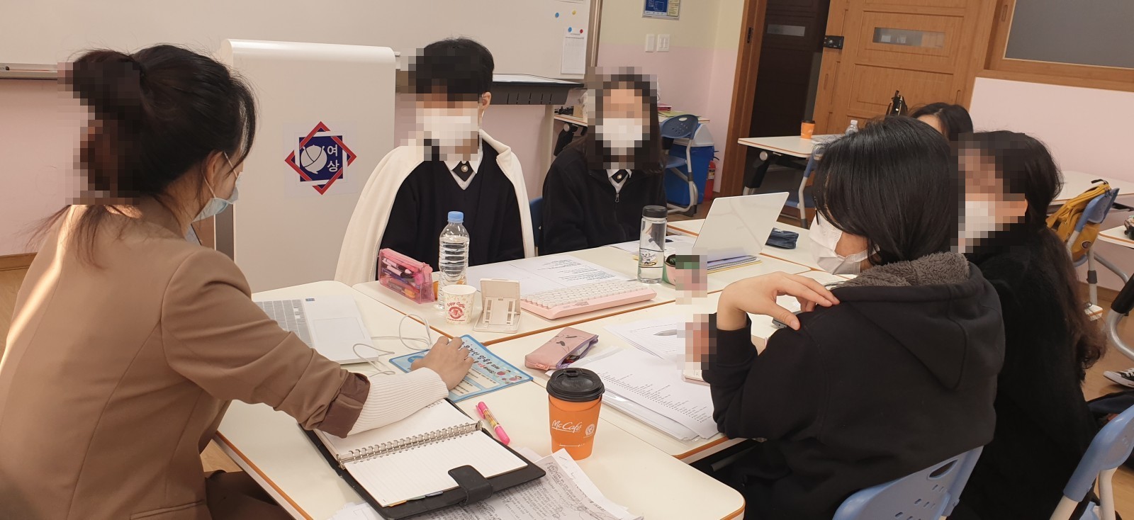면접 준비를 마친 학생들